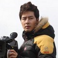 Jo In Sung Berpose untuk Promo Iklan Black Yak Fashion