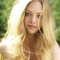 Amanda Seyfried Berpose untuk Majalah Entertainment Weekly