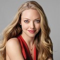 Amanda Seyfried Berpose untuk Majalah Lucky
