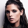 Ashley Greene Berpose untuk Majalah Asos