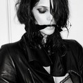Ashley Greene Berpose untuk Majalah Interview