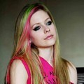 Avril Lavigne Berpose untuk Daily Telegraph