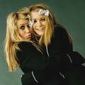 Ashley dan Mary-Kate Olsen Berpose untuk Majalah Vanity Fair