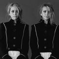 Ashley dan Mary-Kate Olsen Berpose untuk Majalah Vanity Fair