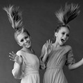 Ashley dan Mary-Kate Olsen Berpose untuk Majalah Vanity Fair