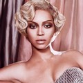 Beyonce Knowles Berpose untuk Majalah Vogue Italia