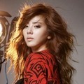 Son Dam Bi Berpose untuk Promo Katalog Fashion H&T