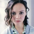 Christina Ricci Berpose untuk Majalah Elle Girl