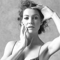 Ellen Pompeo Berpose untuk Majalah Allure