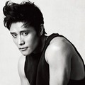 Lee Byung Hun Berpose untuk Majalah High Cut