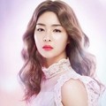 Lee Yeon Hee Berpose untuk Lollyne Katalog Fashion