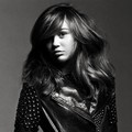 Miley Cyrus Berpose untuk Majalah Elle