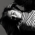 Miley Cyrus Berpose untuk Majalah Elle