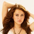 Miley Cyrus Berpose untuk Promo Film 'The Last Song'