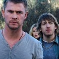 Jesse Williams, Chris Hemsworth, Anna Hutchison, Fran Kranz di Film The Cabin in The Woods