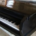 Peti Jenazah Berbentuk Piano