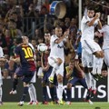 Lionel Messi Saat Melakukan Tendangan Bebas