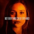 Poster Karakter 'Red Lights'