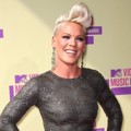 Pink di Red Carpet MTV VMAs 2012