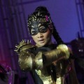 Indah Dewi Pertiwi Total di Konser Persembahan 22 Tahun SCTV Teristimewa