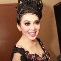 Syahrini Ditemui di Backstage