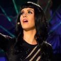 Aksi Katy Perry di Atas Panggung