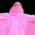 Penampilan Lady GaGa di London Fashion Week