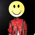 Hiasan Kepala Emoticon Smile Karya Philip Treacy