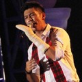 Penampilan Tim Hwang di Konser 'Saranghapnida'