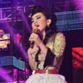 Penampilan Syahrini di Inbox Awards SCTV 2012