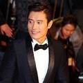 Lee Byung Hun di Red Carpet Busan Film Festival 2012