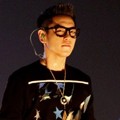 Penampilan T.O.P di Atas Panggung