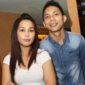 Norman Kamaru dan Istrinya Deisy Paindong Saat Menghadiri Jumpa Pers Konser Shahrukh Khan