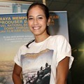 Pevita Pearce Ditemui Usai Syukuran Film '5 cm.'
