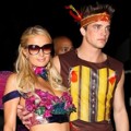 Kostum Paris Hilton dan Kekasihnya River Viiperi di Pesta Halloween