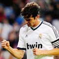 Kaka Merayakan Keberhasilanya Mencetak Gol