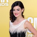 Lucy Hale di Red Carpet CMA Awards 2012