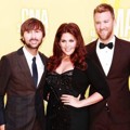 Lady Antebellum di Red Carpet CMA Awards 2012
