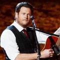 Penampilan Blake Shelton di Panggung CMA Awards 2012