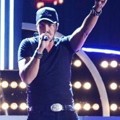 Penampilan Luke Bryan di Panggung CMA Awards 2012