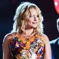 Penampilan Miranda Lambert di Panggung CMA Awards 2012