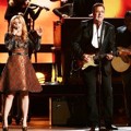Duet Kelly Clarkson dan Vince Gill di Panggung CMA Awards 2012