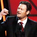 Blake Shelton Raih Penghargaan Entertainer of the Year
