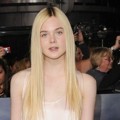 Elle Fanning di Black Carpet Premiere 'Breaking Dawn 2'