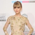 Taylor Swift di Red Carpet AMAs 2012