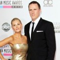 Elisha Cuthbert dan Dion Phaneuf di Red Carpet AMAs 2012