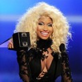 Nicki Minaj Terima Piala Favorite Rap/Hip-Hop Artist
