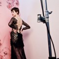Proses Pemotretan Anne Hathaway di Majalah the Hollywood Reporter