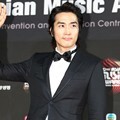 Song Seung Heon di Mnet Asian Music Awards 2012