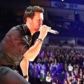 Penampilan Luke Bryan di Grammys Nominations Concert 2013